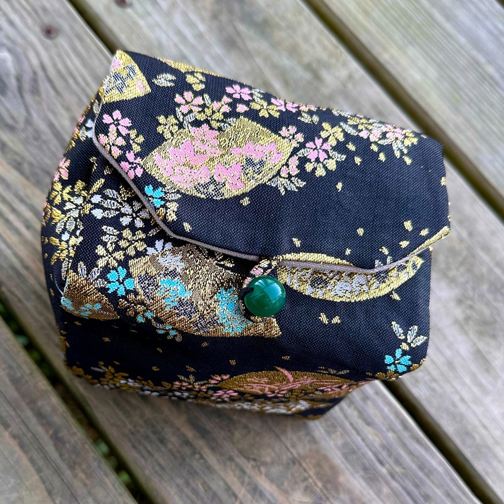 Tea Cup and Saucer Set w/ Bag ☕️
